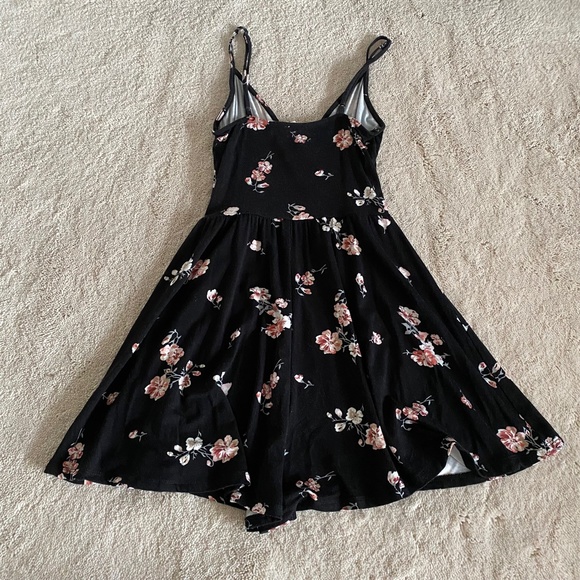 Garage Floral Romper - Picture 3 of 4